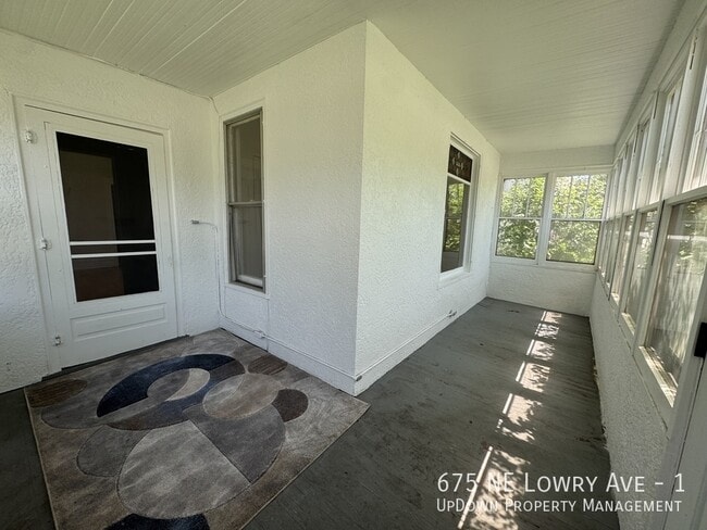 675 NE Lowry Ave in Minneapolis, MN - Building Photo - Building Photo