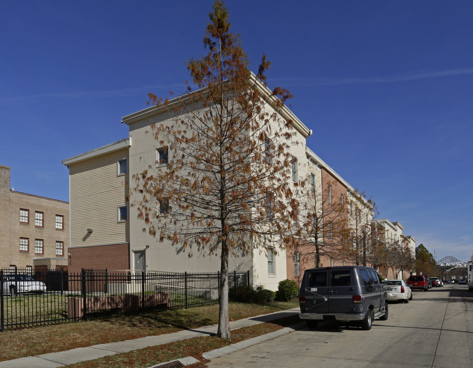 River Garden Elderly in New Orleans, LA - Building Photo