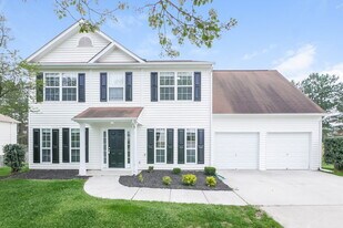 1423 Buckingham Ct in Hampton, GA - Building Photo