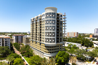 Parkside of One Bayshore in Tampa, FL - Building Photo - Building Photo