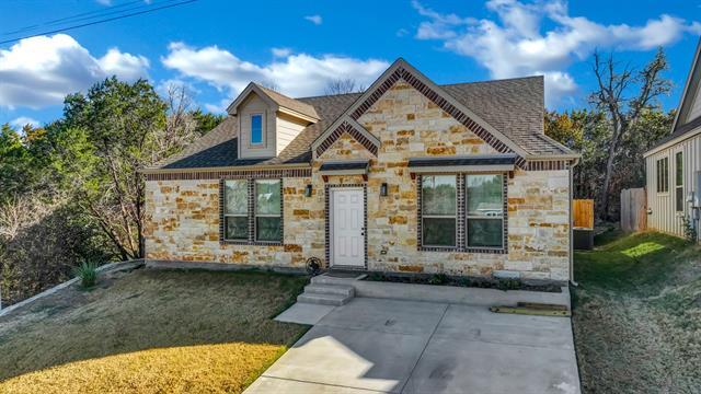 2211 Cactus Alley in Granbury, TX - Building Photo - Building Photo