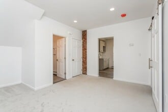 14 S Stone Ave-Unit -2 in Elmsford, NY - Building Photo - Building Photo