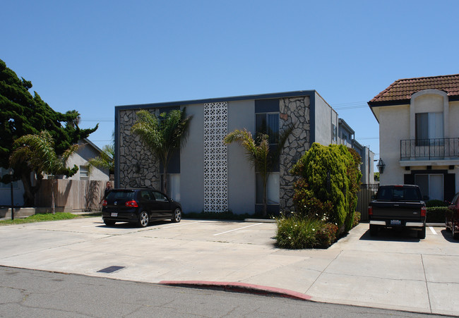 1051 Law St in San Diego, CA - Building Photo - Building Photo