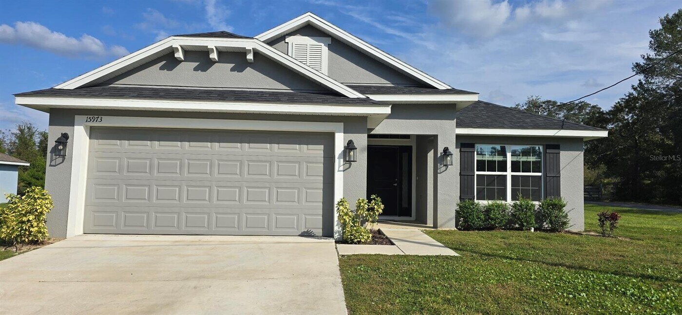 15973 SE 94th Terrace in Summerfield, FL - Foto de edificio