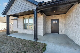 511 Piper Ln in Centerton, AR - Building Photo - Building Photo