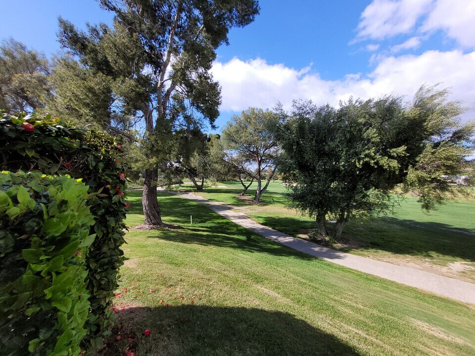 12070 Caminito Campana in San Diego, CA - Building Photo
