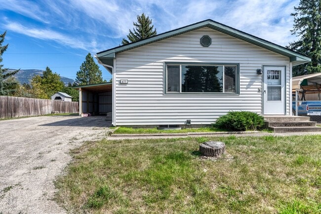 property at 477 7th Ave E N