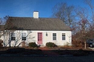 410 Cider Hill Rd in York, ME - Building Photo