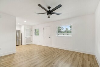 1823 Danese Ct in Jacksonville, FL - Building Photo - Building Photo