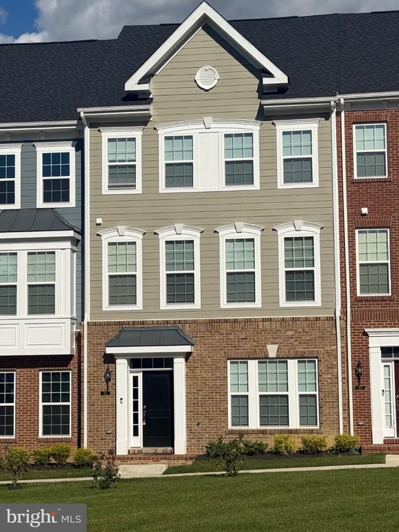 property at 315 Buckeye Cir
