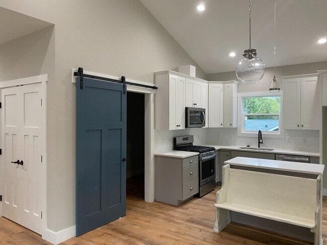 property at 114 Le-An-Hurst Rd