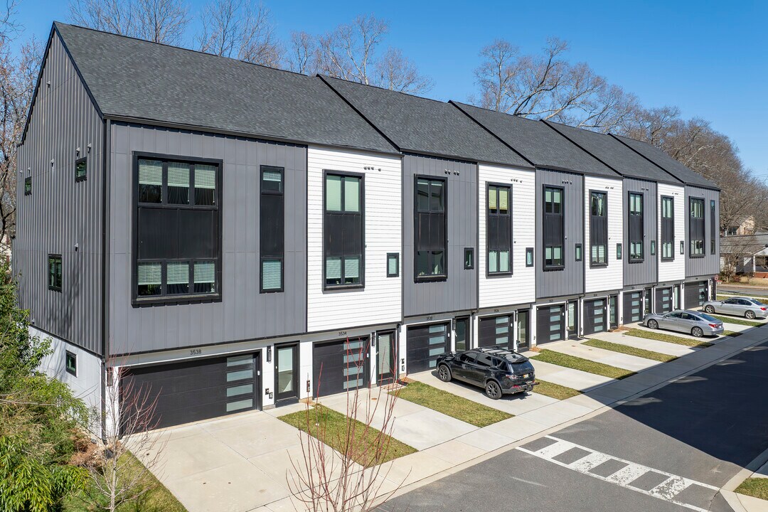 Kestrel Village in Charlotte, NC - Building Photo
