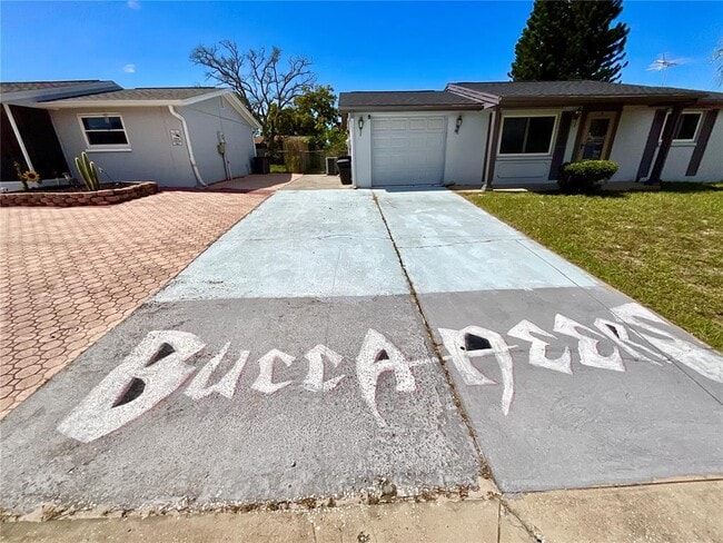 9715 Gray Fox Ln in Port Richey, FL - Building Photo - Building Photo