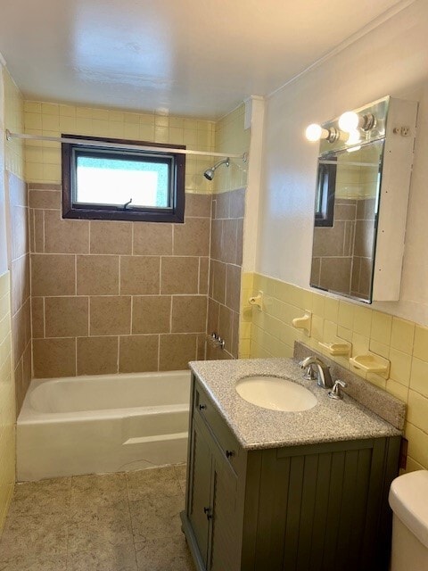 136 Milton St, Unit Upper in Buffalo, NY - Foto de edificio - Building Photo