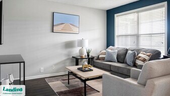 231 New Shackle Island Rd in Hendersonville, TN - Building Photo