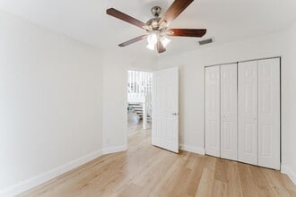 665 Jeffery St, Unit 0107 in Boca Raton, FL - Foto de edificio - Building Photo