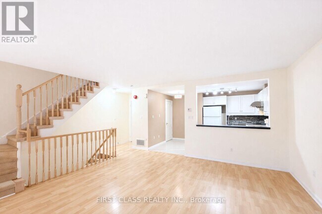 108 Finch Ave W in Toronto, ON - Building Photo - Building Photo