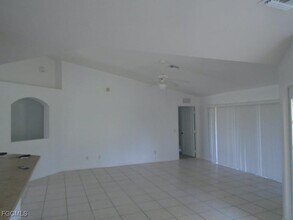 3623 NE 17th Pl in Cape Coral, FL - Foto de edificio - Building Photo