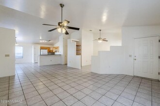 2270 W Silver River Way in Tucson, AZ - Building Photo - Building Photo