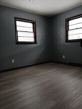 1025 Irving Ave in Rockford, IL - Building Photo - Building Photo