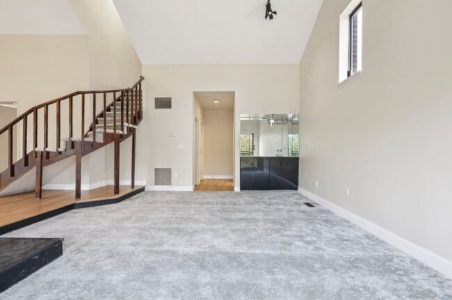 5 Millay Ct in Teaneck, NJ - Building Photo - Building Photo