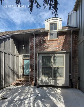 4406 W 111th Terrace in Leawood, KS - Building Photo - Building Photo
