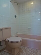180 Adams St, Unit #403 in Newton, MA - Foto de edificio - Building Photo