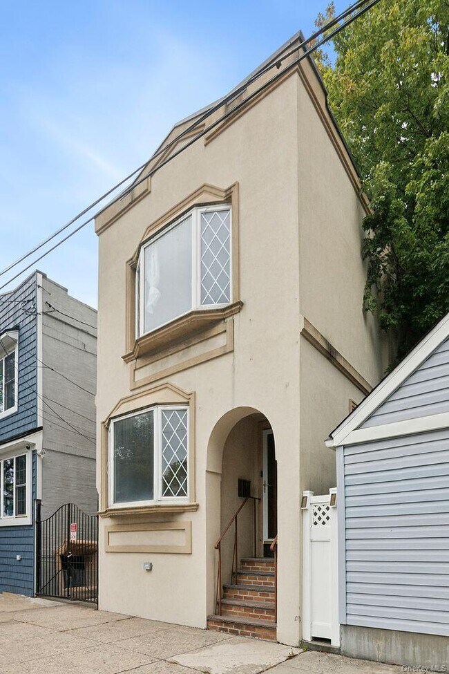 78-09 77th Ave in Queens, NY - Building Photo - Building Photo