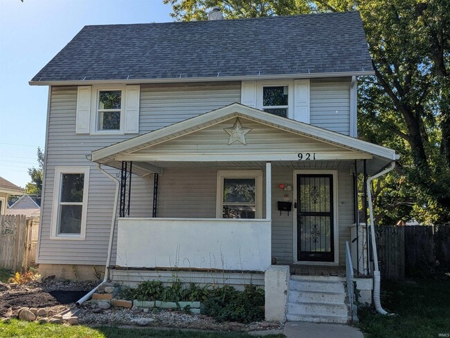property at 921 S 34th St