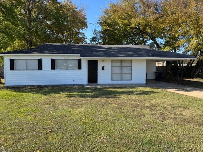 property at 3104 Gay Blvd