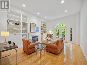 81 Brant St in Oakville, ON - Building Photo - Building Photo