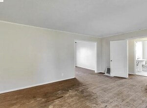 827 Chestnut St in Redwood City, CA - Building Photo - Building Photo