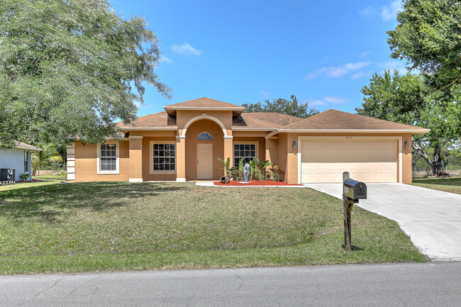 3514 SW Zullo St in Port St. Lucie, FL - Building Photo - Building Photo