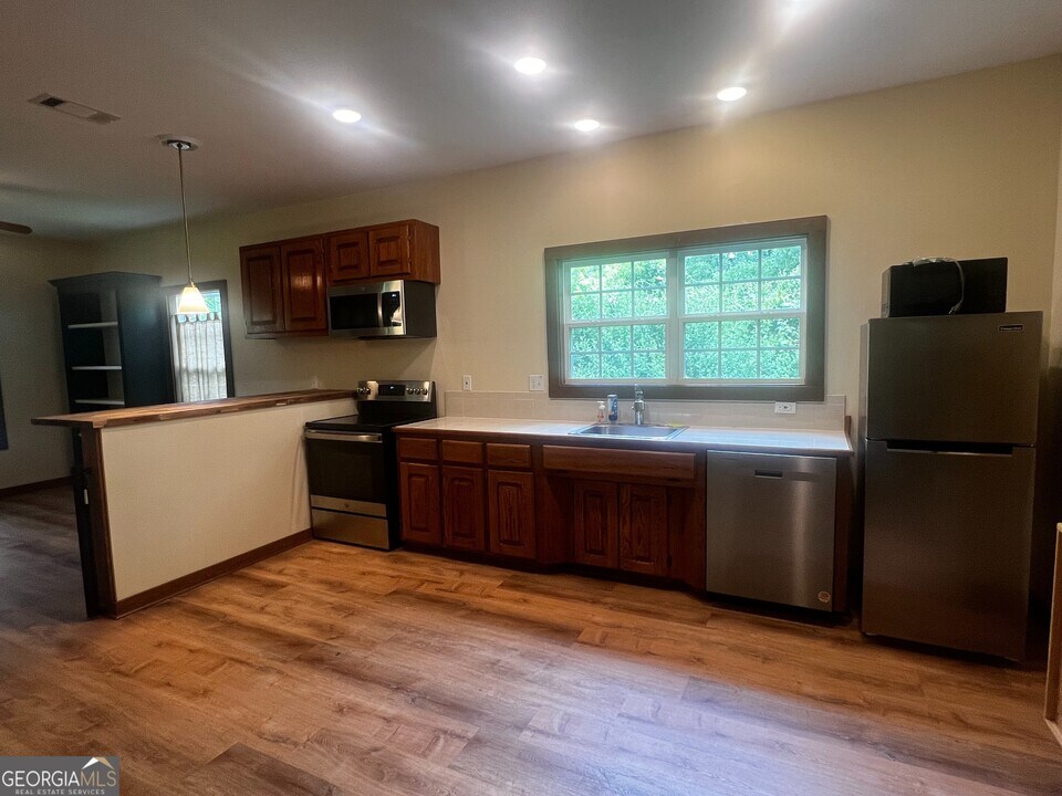 724 Brockton Rd in Jefferson, GA - Building Photo