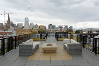 Evolve Apartments in Seattle, WA - Building Photo - Building Photo