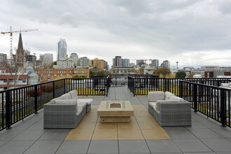 Evolve Apartments in Seattle, WA - Foto de edificio - Building Photo