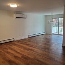 396 Forest St in Dighton, MA - Foto de edificio - Building Photo
