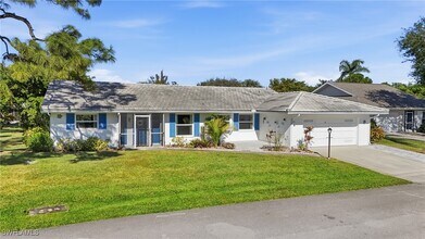 30 Maui Cir in Naples, FL - Building Photo - Building Photo