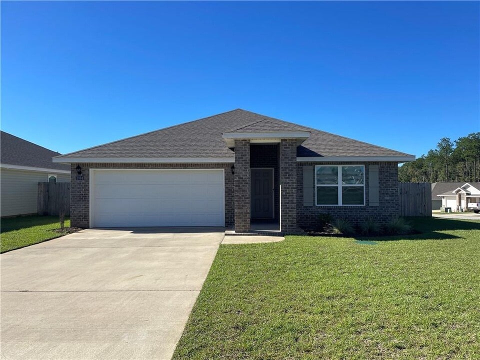 1068 Burlington Pass Dr in Mobile, AL - Building Photo