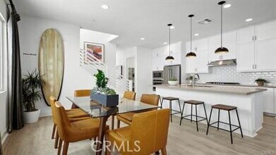 291 Novel in Irvine, CA - Building Photo - Building Photo