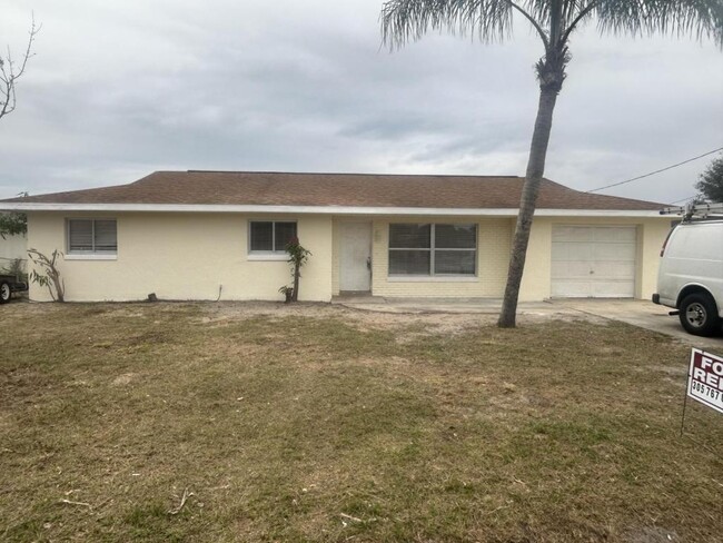 4916 Manatee Dr in Sebring, FL - Building Photo - Building Photo