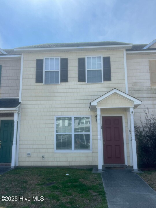 109 Bridgewood Dr in Jacksonville, NC - Building Photo