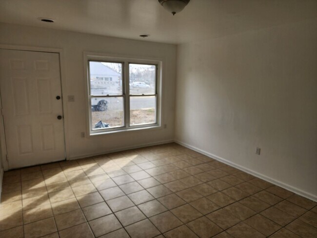339 Sheridan Dr in New Castle, DE - Building Photo - Building Photo