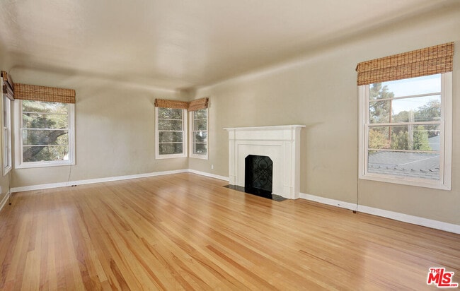 11338 Cashmere St in Los Angeles, CA - Foto de edificio - Building Photo