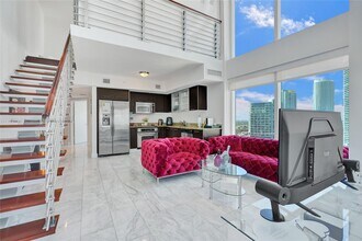 41 SE 5th St, Unit 1317 in Miami, FL - Building Photo - Building Photo