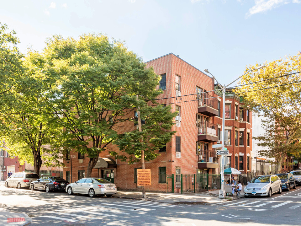 1001 Findlay Ave in Bronx, NY - Foto de edificio