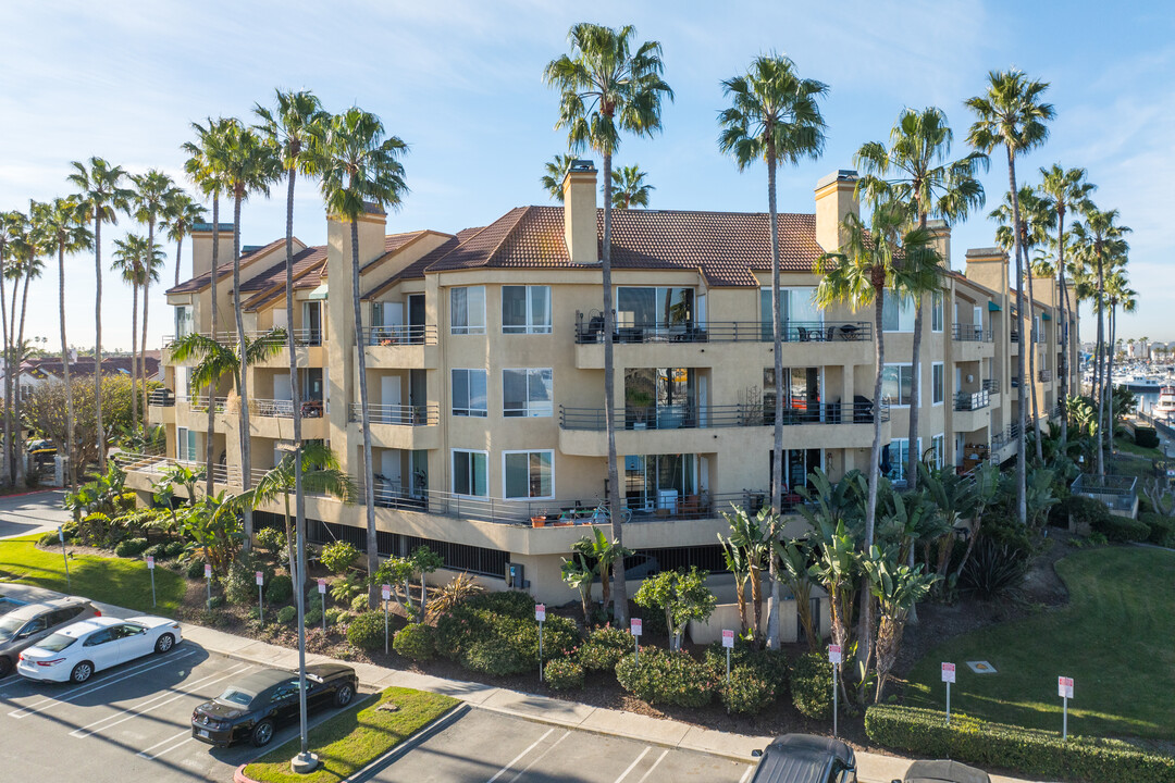 Portofino Cove in Huntington Beach, CA - Foto de edificio