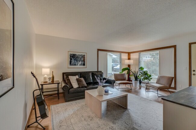 2006 Pine St W in Stillwater, MN - Building Photo - Building Photo