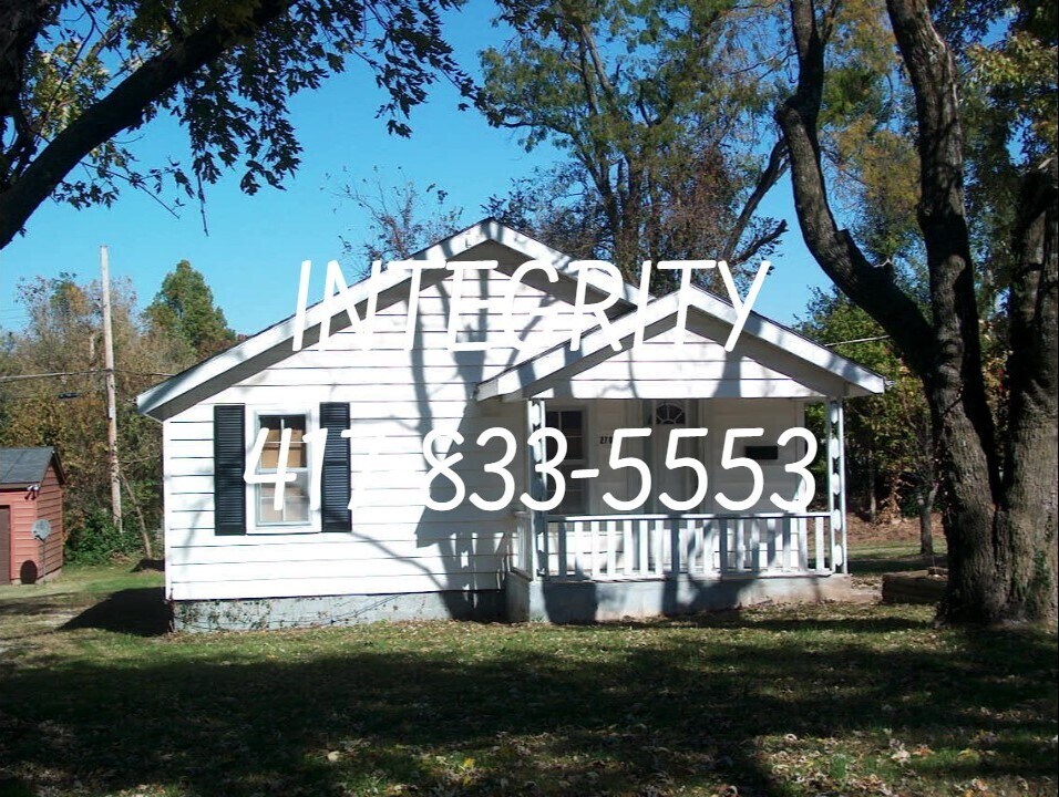 2707 W Elm St in Springfield, MO - Building Photo