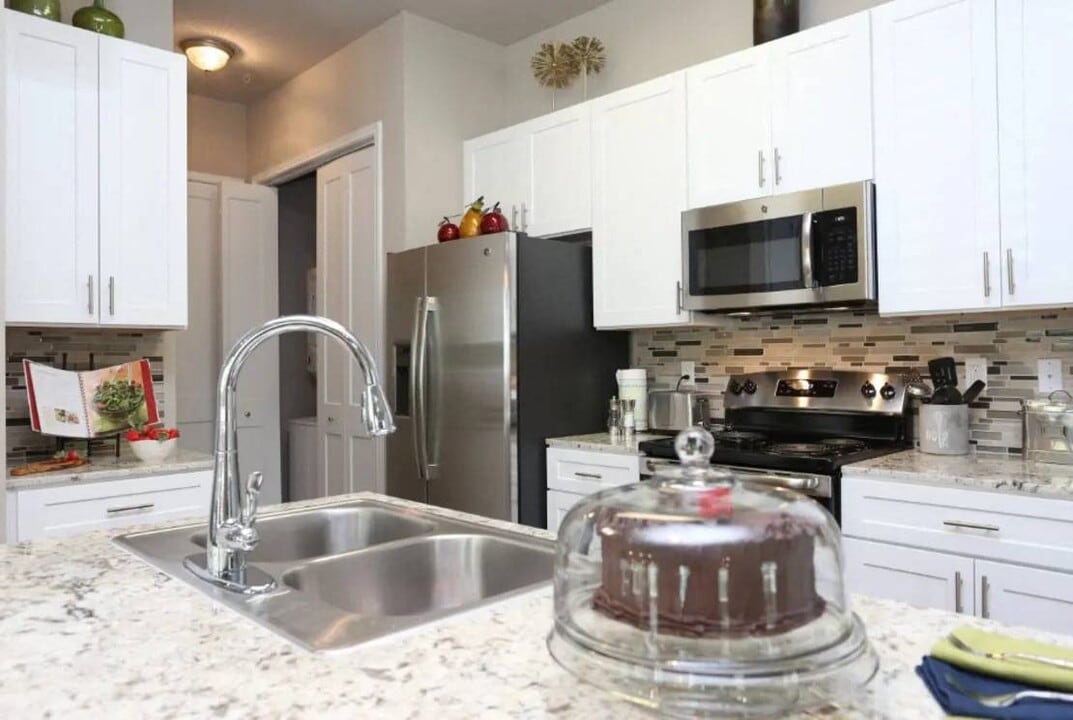 Kings Cove in Kingwood, TX - Building Photo